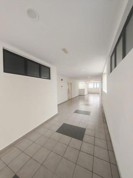Kondominium untuk Dijual di Upper East @ Tiger Lane - Sum Wai Kin - Corridor - PropertyGuru.com.my