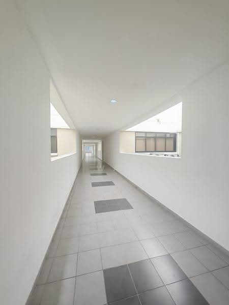 Kondominium untuk Dijual di Upper East @ Tiger Lane - Sum Wai Kin - Corridor - PropertyGuru.com.my