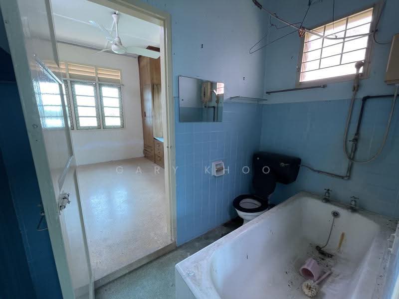 Bungalow House for Rent in Tanjung Bungah (Penang) - Gary Khoo - Bathroom - PropertyGuru.com.my