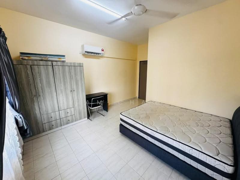 Kondominium untuk Disewa di Kondominium Kristal - Sam Chan - Bedroom - PropertyGuru.com.my