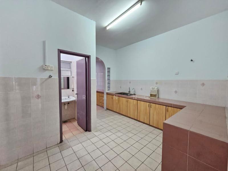 2-storey Terraced House for Sale in Kajang (Selangor) - Bryan Ng - Kitchen - PropertyGuru.com.my