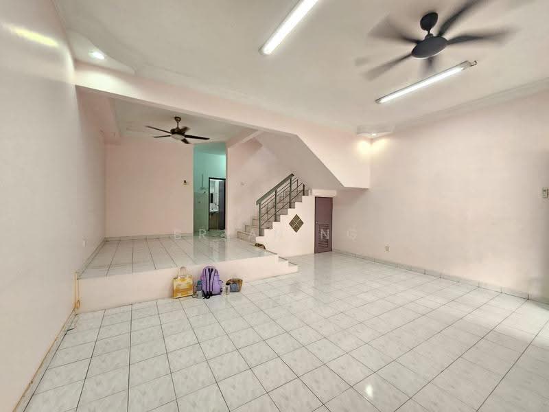 2-storey Terraced House for Sale in Kajang (Selangor) - Bryan Ng - Living Room - PropertyGuru.com.my