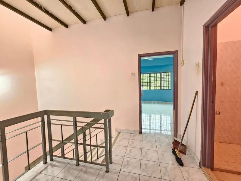 2-storey Terraced House for Sale in Kajang (Selangor) - Bryan Ng - Corridor - PropertyGuru.com.my