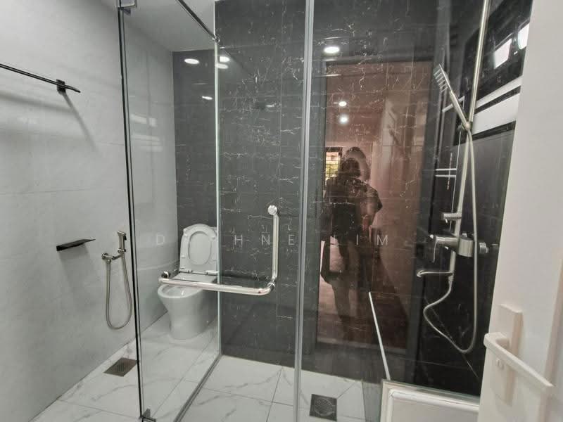 Rumah Teres untuk Disewa di Bangsar (Kuala Lumpur) - Daphne Lim - Bathroom - PropertyGuru.com.my