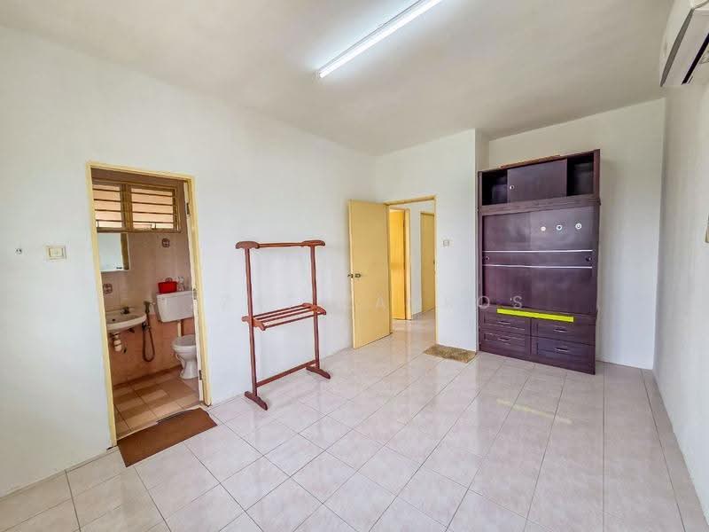 Condominium for Sale at De Rozelle - Izzat Zamros - Bathroom - PropertyGuru.com.my