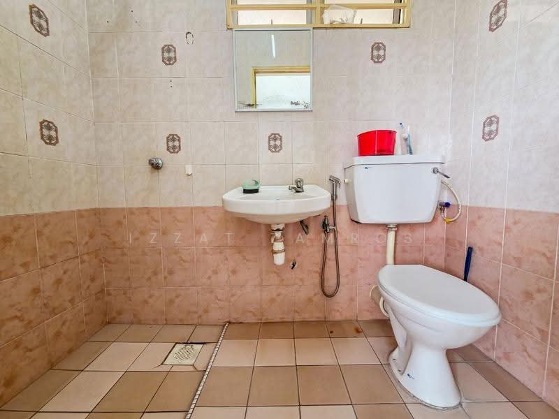 Condominium for Sale at De Rozelle - Izzat Zamros - Bathroom - PropertyGuru.com.my