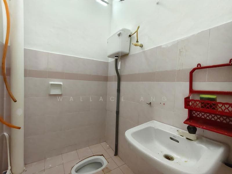 1-storey Terraced House for Sale in Taman Nusa Bestari 2 (Iskandar Puteri (Nusajaya)) - Wallace Ang - Bathroom - PropertyGuru.com.my