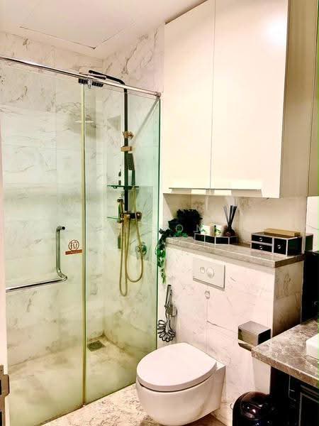 Service Residence for Sale at The Face Suites (Platinum Suites) - Zhi Hong Loh - Bathroom - PropertyGuru.com.my
