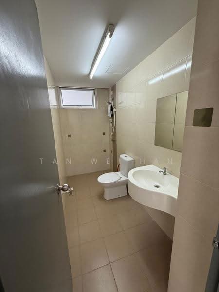 Service Residence for Sale at MH Platinum Residence - Tan Wei Han - Bathroom - PropertyGuru.com.my