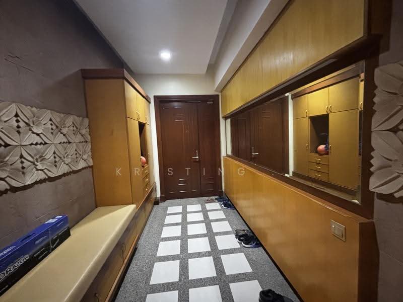 Kondominium untuk Dijual di Mont Kiara Damai Resort Condominium - Kristing . - Entrance - PropertyGuru.com.my