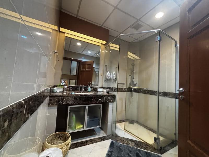 Kondominium untuk Dijual di Mont Kiara Damai Resort Condominium - Kristing . - Bathroom - PropertyGuru.com.my