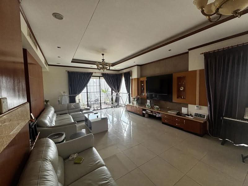 Kondominium untuk Dijual di Mont Kiara Damai Resort Condominium - Kristing . - Living Room - PropertyGuru.com.my