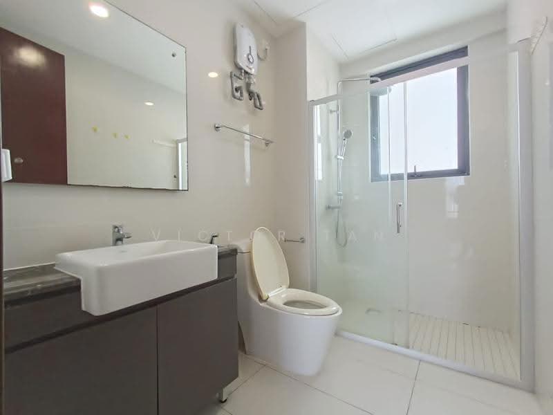 Condominium for Rent at Amberside @ Country Garden Danga Bay - Victor Tan - Bathroom - PropertyGuru.com.my