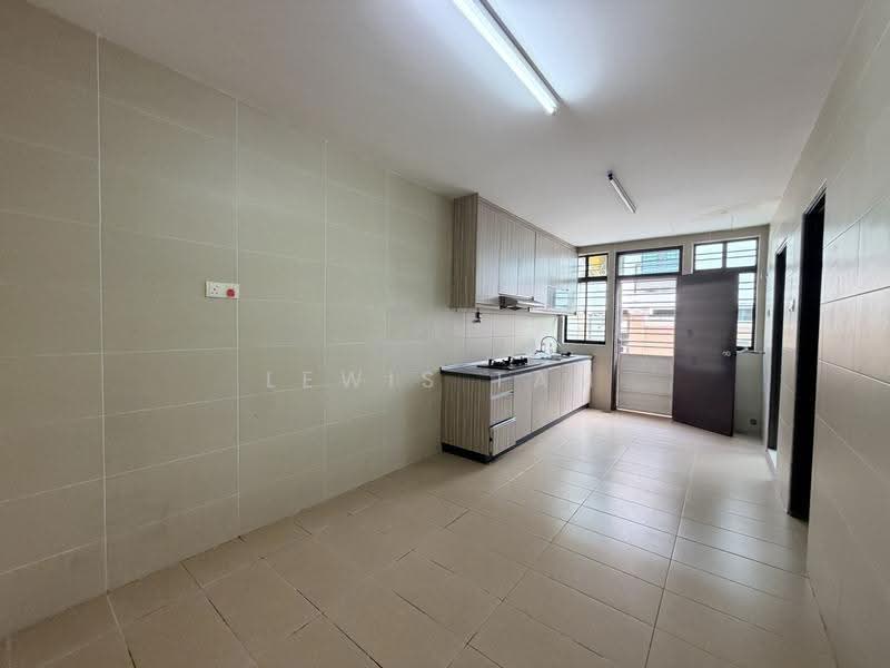 2-storey Terraced House for Sale in Puchong (Selangor) - Lewis Tam - Kitchen - PropertyGuru.com.my