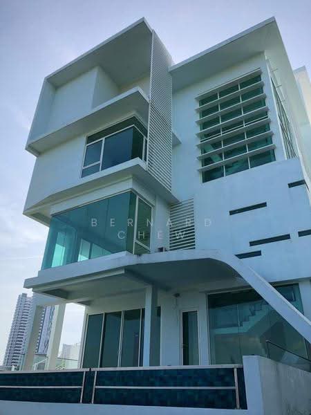 Bungalow House for Sale in Batu Maung (Penang) - Bernard Chew - Exterior - PropertyGuru.com.my
