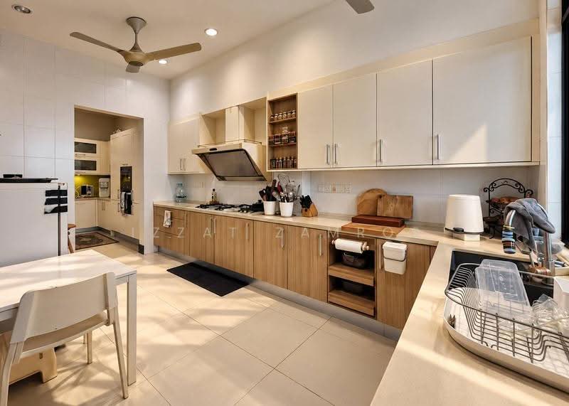 Rumah Berkembar untuk Dijual di Desa Sri Hartamas (Sri Hartamas) - Izzat Zamros - Kitchen - PropertyGuru.com.my