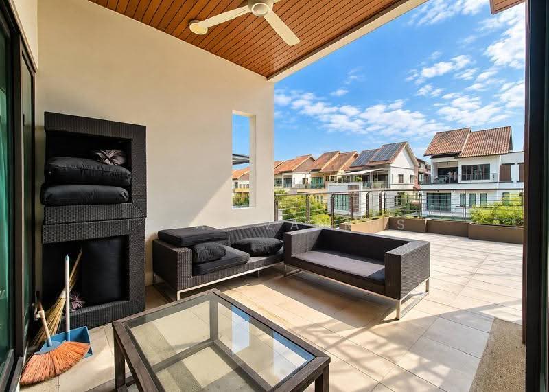 Rumah Berkembar untuk Dijual di Desa Sri Hartamas (Sri Hartamas) - Izzat Zamros - Balcony - PropertyGuru.com.my
