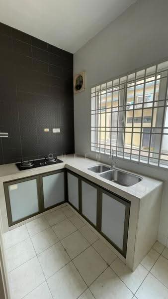 Rumah Teres 2.5-Tingkat untuk Dijual di Taman Setia Indah (Tebrau) - Queena Thye - Kitchen - PropertyGuru.com.my