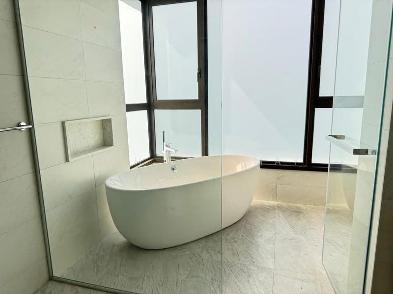 Service Residence for Sale at Jendela Residences - Ruth Chin May Lan - Bathroom - PropertyGuru.com.my