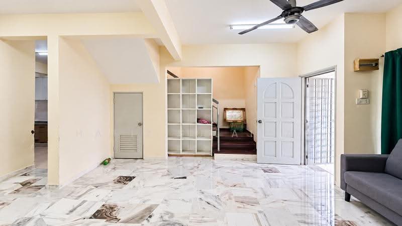 Rumah Teres 2-Tingkat untuk Dijual di Puncak Alam (Selangor) - Hafiz Sulaiman - Living Room - PropertyGuru.com.my