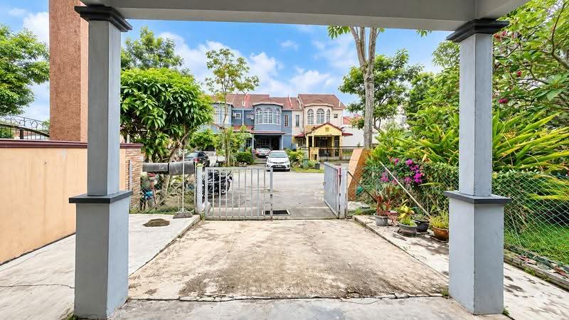 Rumah Teres 2-Tingkat untuk Dijual di Puncak Alam (Selangor) - Hafiz Sulaiman - Exterior - PropertyGuru.com.my