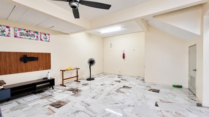 Rumah Teres 2-Tingkat untuk Dijual di Puncak Alam (Selangor) - Hafiz Sulaiman - Living Room - PropertyGuru.com.my