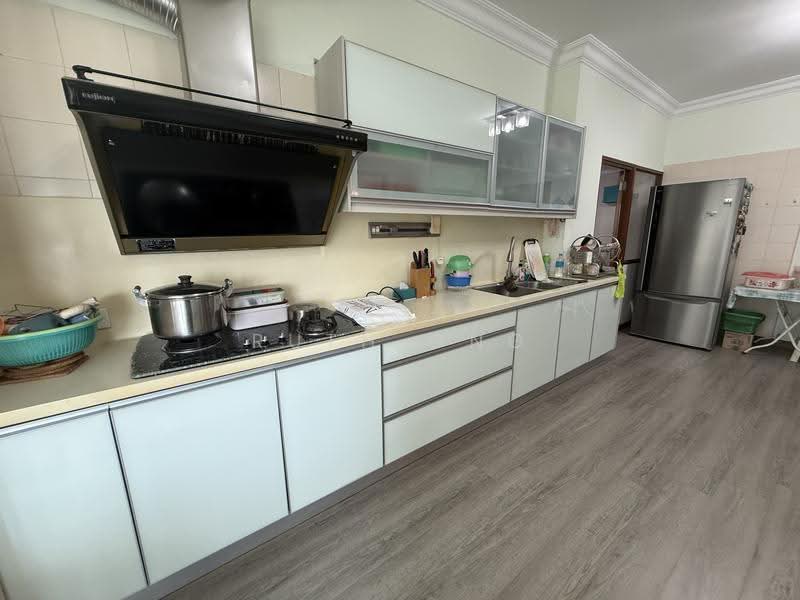 Kondominium untuk Dijual di The Regency Condominium - Ruth Ong - Kitchen - PropertyGuru.com.my