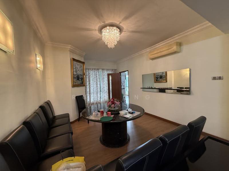 Kondominium untuk Dijual di The Regency Condominium - Ruth Ong - Living Room - PropertyGuru.com.my