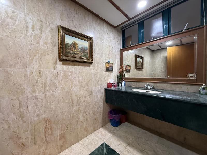 Kondominium untuk Dijual di The Regency Condominium - Ruth Ong - Bathroom - PropertyGuru.com.my