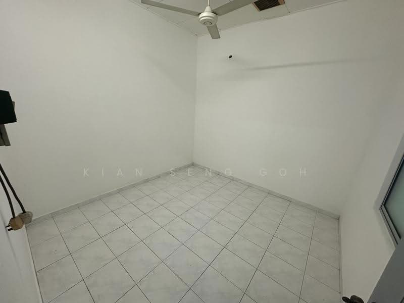Shop / Office for Rent in Taman Ungku Tun Aminah (Skudai) - Kian Seng Goh - Interior - PropertyGuru.com.my