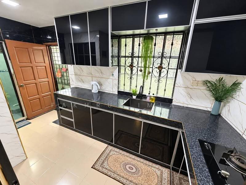 1-storey Terraced House for Sale in Taman Megah Ria (Masai) - Fakhrul Imlan - Kitchen - PropertyGuru.com.my
