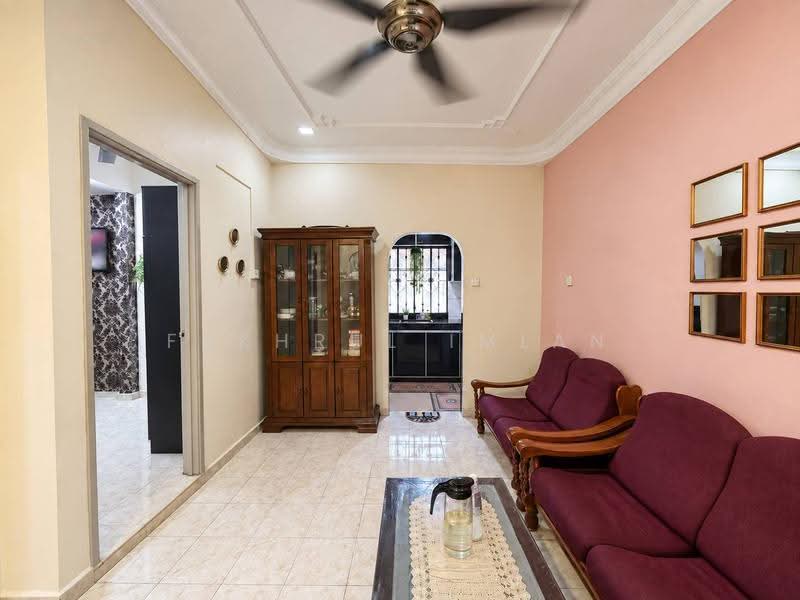 1-storey Terraced House for Sale in Taman Megah Ria (Masai) - Fakhrul Imlan - Living Room - PropertyGuru.com.my