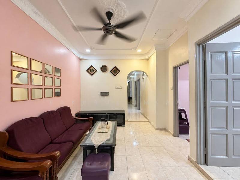 1-storey Terraced House for Sale in Taman Megah Ria (Masai) - Fakhrul Imlan - Living Room - PropertyGuru.com.my