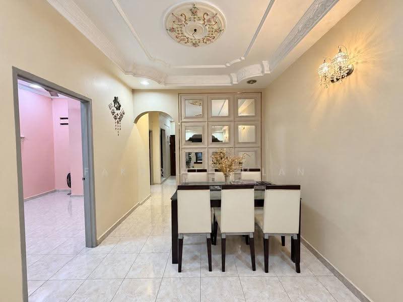 1-storey Terraced House for Sale in Taman Megah Ria (Masai) - Fakhrul Imlan - Dining Room - PropertyGuru.com.my
