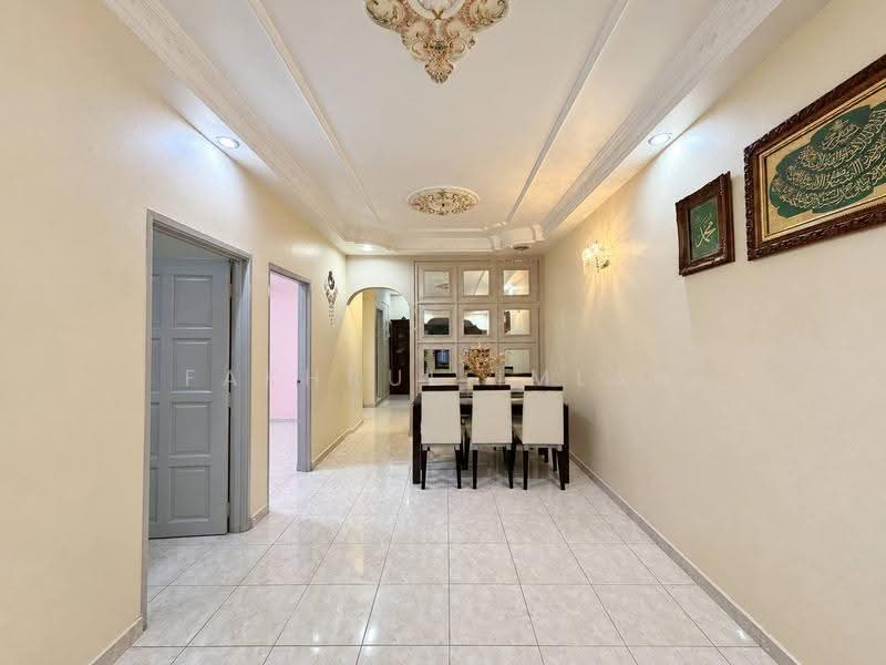 1-storey Terraced House for Sale in Taman Megah Ria (Masai) - Fakhrul Imlan - Dining Room - PropertyGuru.com.my