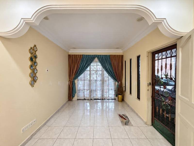 1-storey Terraced House for Sale in Taman Megah Ria (Masai) - Fakhrul Imlan - Living Room - PropertyGuru.com.my