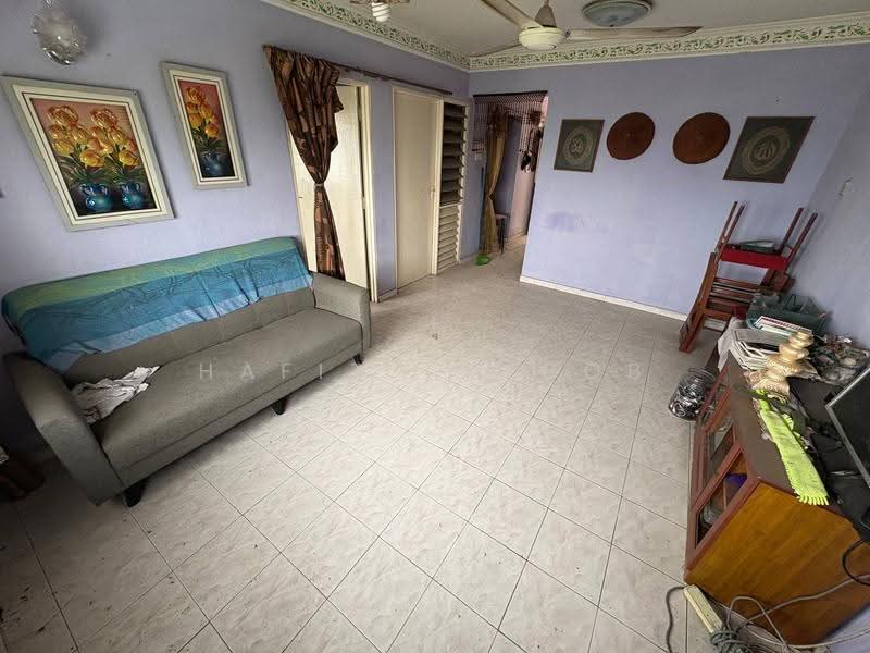 Apartment for Sale at Taman Bunga Raya, Bukit Beruntung - Hafiz Yaacob - Living Room - PropertyGuru.com.my