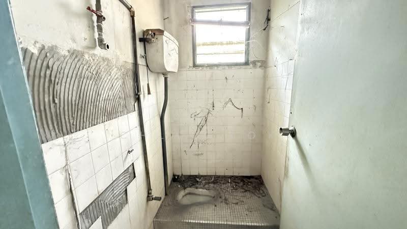 Factory for Rent in Bandar Bukit Beruntung (Bukit Beruntung) - Chloe Kok - Bathroom - PropertyGuru.com.my
