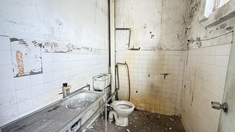 Factory for Rent in Bandar Bukit Beruntung (Bukit Beruntung) - Chloe Kok - Bathroom - PropertyGuru.com.my