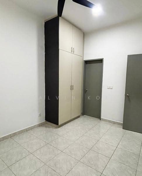 Apartment for Sale at Idaman Abadi - Calvin Kok - Bedroom - PropertyGuru.com.my