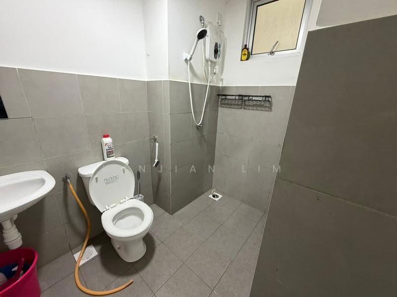 Pangsapuri untuk Disewa di Tangerine Suites - Winjian Lim - Bathroom - PropertyGuru.com.my