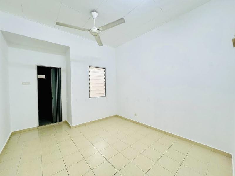 Rumah Teres untuk Dijual di Sungai Buloh (Selangor) - Zimir Shah - Interior - PropertyGuru.com.my