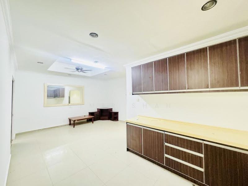 Rumah Teres untuk Dijual di Sungai Buloh (Selangor) - Zimir Shah - Living Room - PropertyGuru.com.my