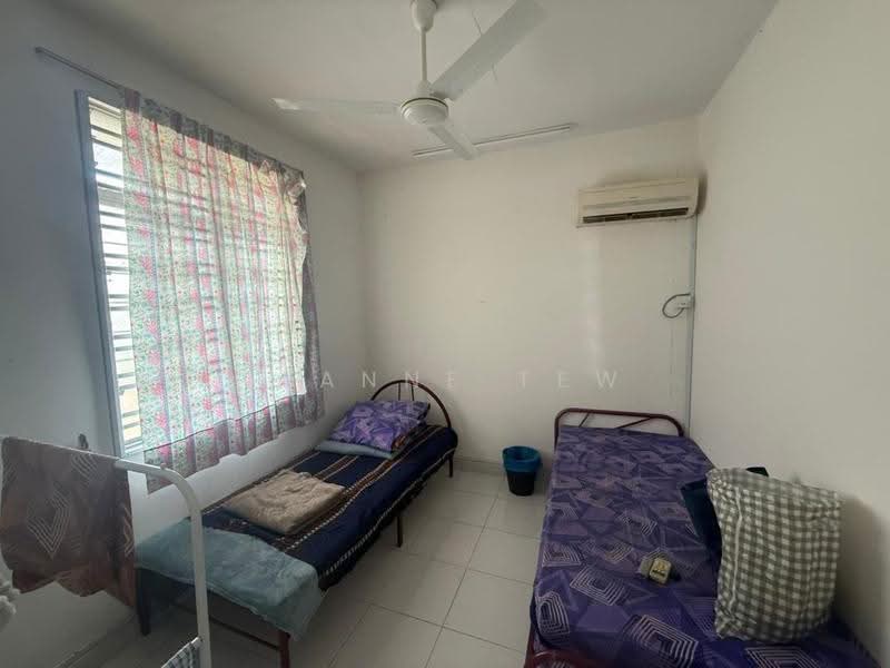 2-storey Terraced House for Sale in Taman Lagenda Putra (Kulai) - Jeanne Tew - Bedroom - PropertyGuru.com.my