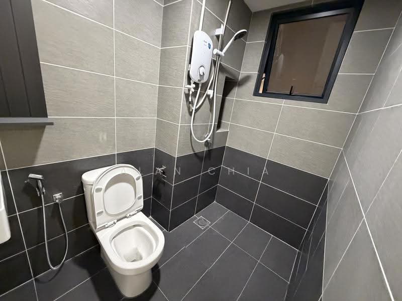 Kediaman Servis untuk Disewa di D'Clover Residences - Alan Chia - Bathroom - PropertyGuru.com.my
