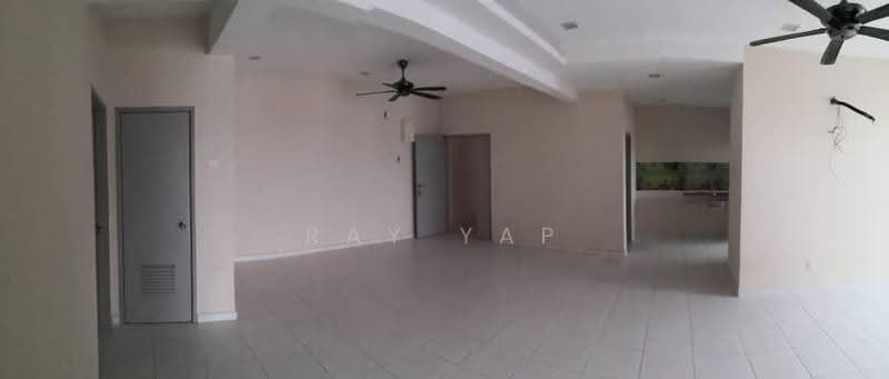 Kondominium untuk Dijual di The Golden Triangle Condominium - Ray Yap - Living Room - PropertyGuru.com.my