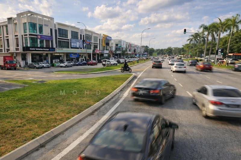 Shop for Rent in Bandar Seri Putra (Bangi) - Mohd Shafik - Exterior - PropertyGuru.com.my