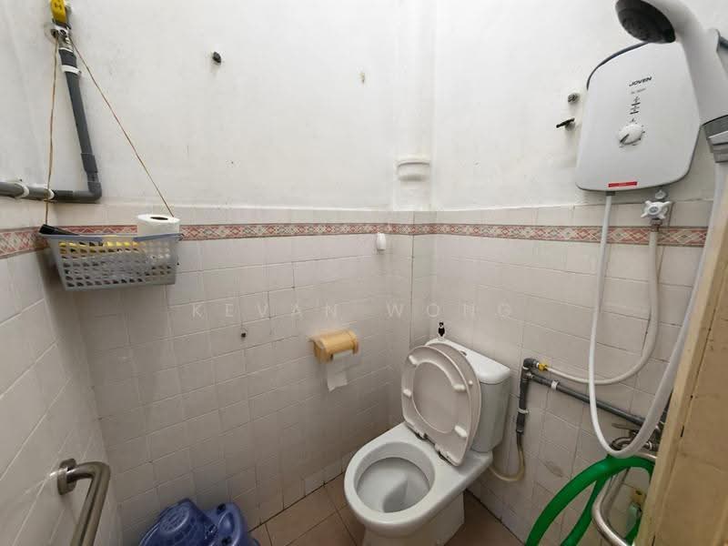 2-storey Terraced House for Sale in Taman Sri Gombak (Gombak) - Kevan Wong - Bathroom - PropertyGuru.com.my