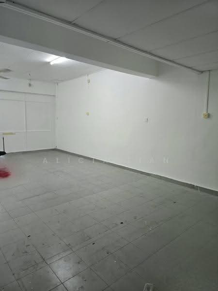 Shop for Sale in Taman Molek (Johor Bahru) - Alicia Lian - Interior - PropertyGuru.com.my