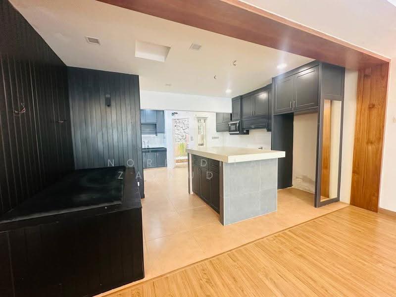 3-storey Terraced House for Sale in Batu Caves (Selangor) - NORFADILAH ZAINUDDIN - Kitchen - PropertyGuru.com.my